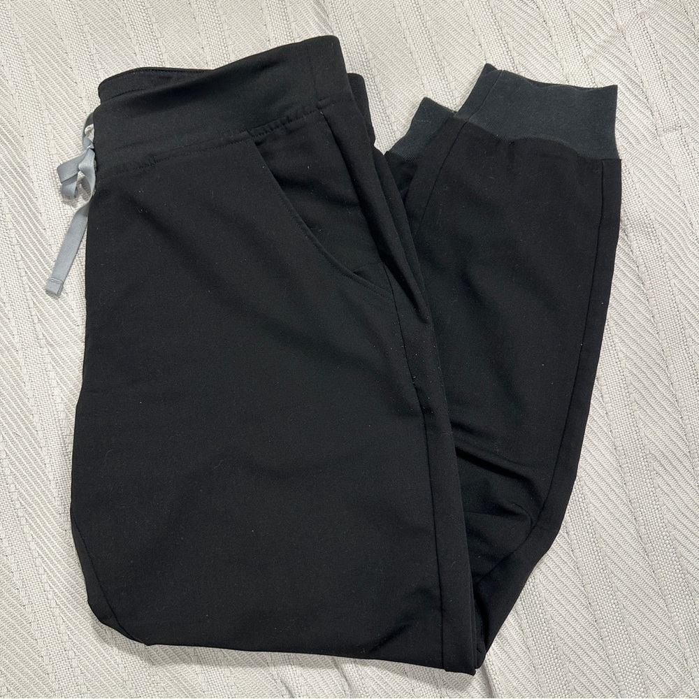 Figs Zamora scrub pants, black, size large, excellent condition.